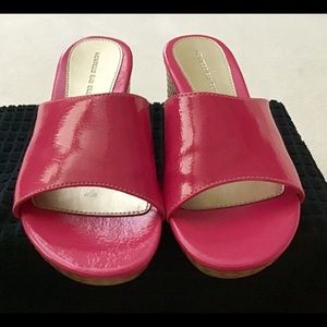 WOMAN’S MONTEGO BAY FUSCIA WEDGE.👛👚